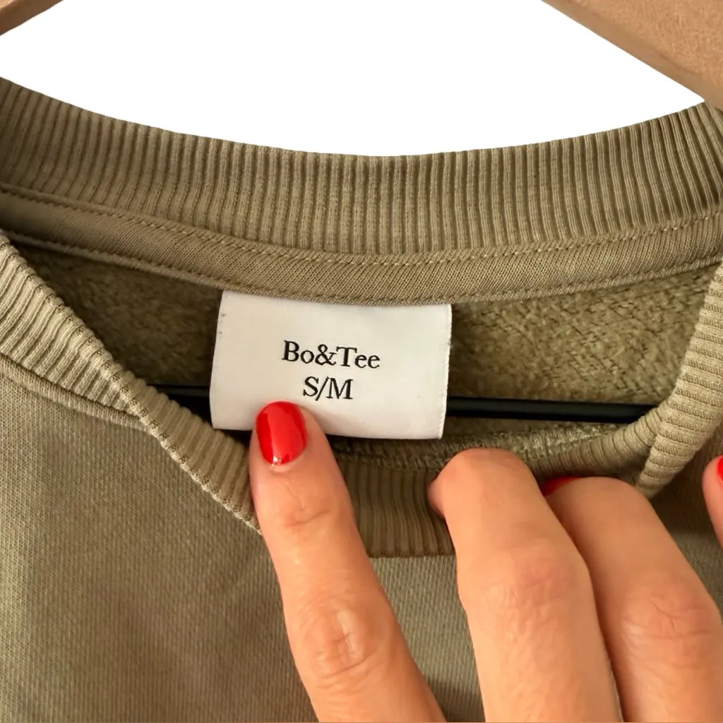 Bo & Tee Classic Crewneck Sweatshirt S/M Olive | Faux Shearling Varsity Letters Tan Size undefined - Image 5