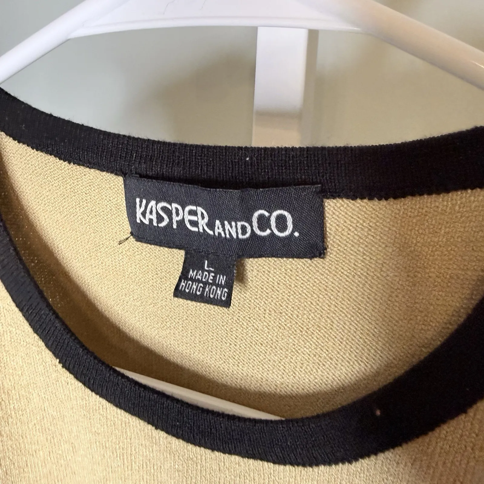 Kasper and Company Taupe and Black Top Business Casual Women's Size Large - Image 4