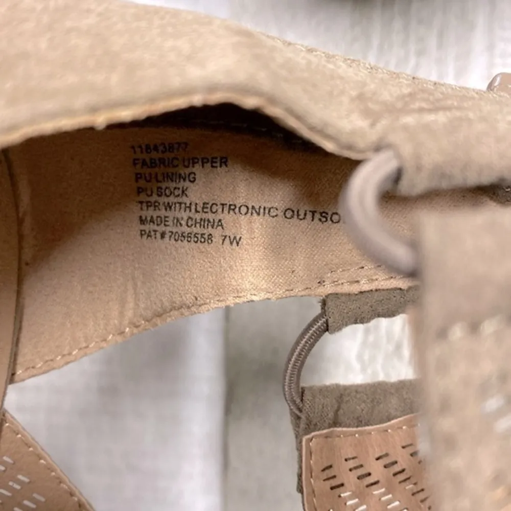 Torrid 4H olive cutout heeled booties perforated size 7W - Image 10