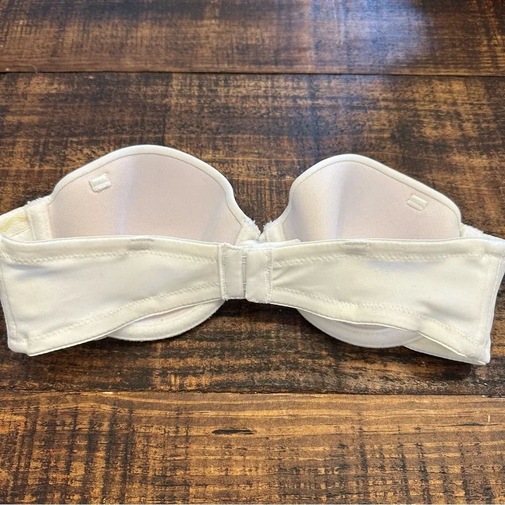 Gilligan & Malley White Strapless Bra- EUC - Image 2