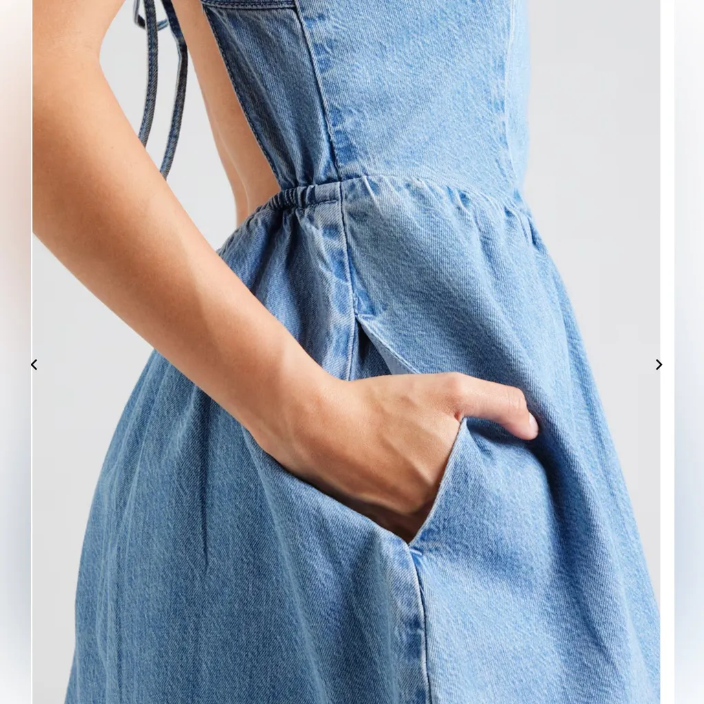 Hollister Denim New Dress built in shorts w pockets size medium - Image 3