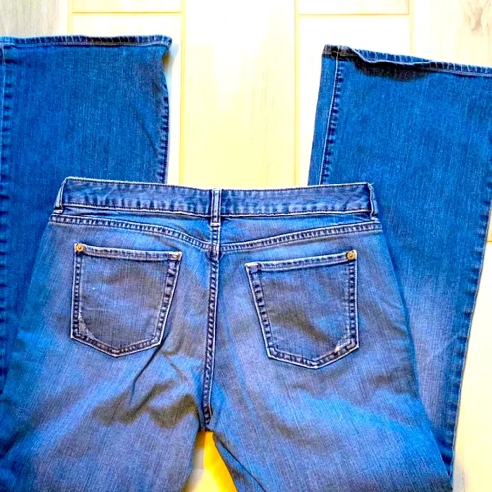Banana Republic || Light boot cut blue jeans - Image 3