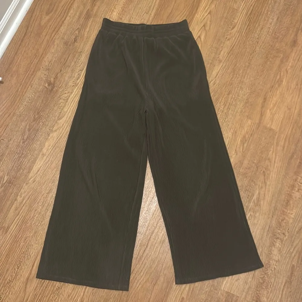ASTR The Label Olive Green Ribbed Pull On Wide Leg Pants - Image 2