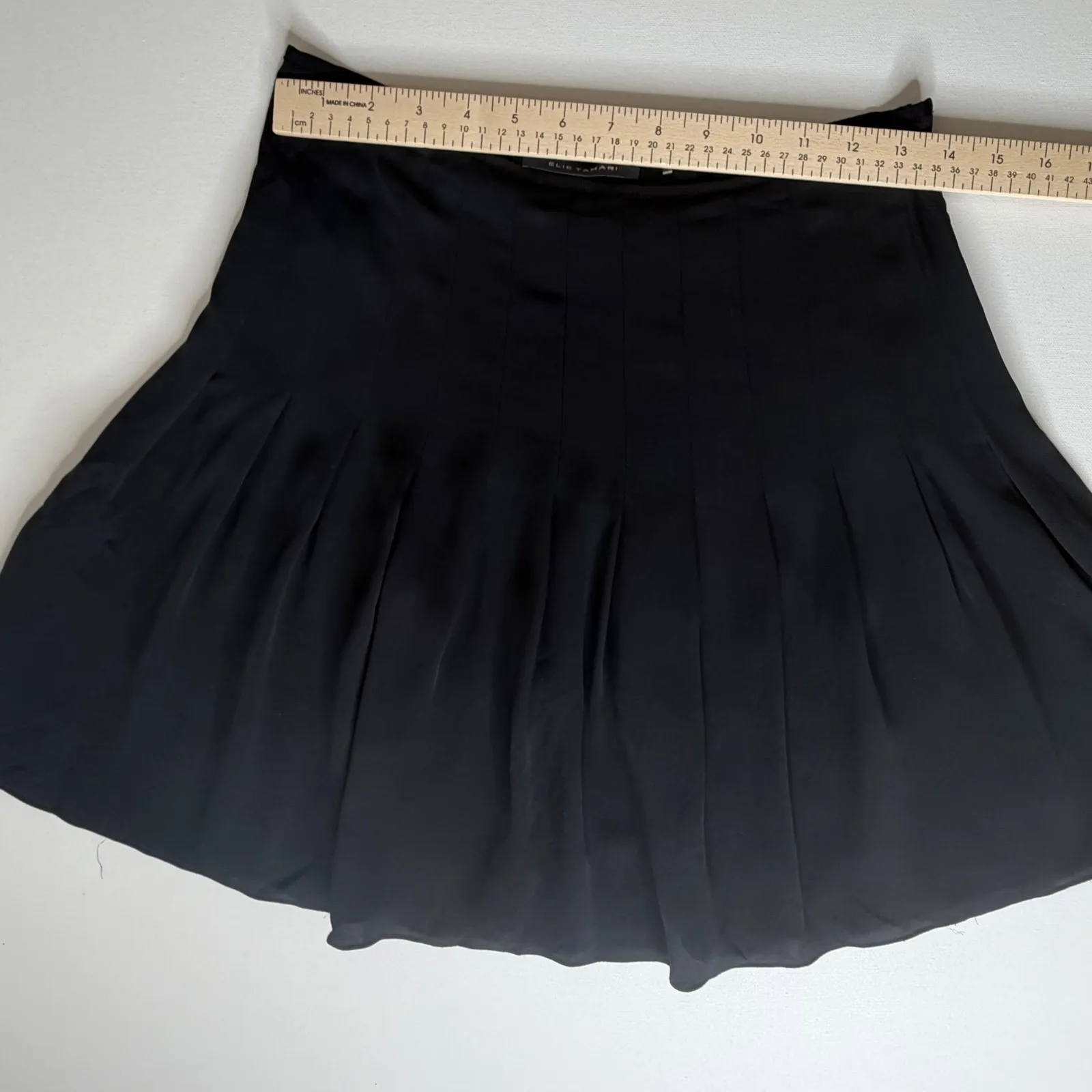 Elie Tahari Black Silk Mini Skirt Sz 2 Flowy Pleated Minimalist Y2K Chic Capsule - Image 8
