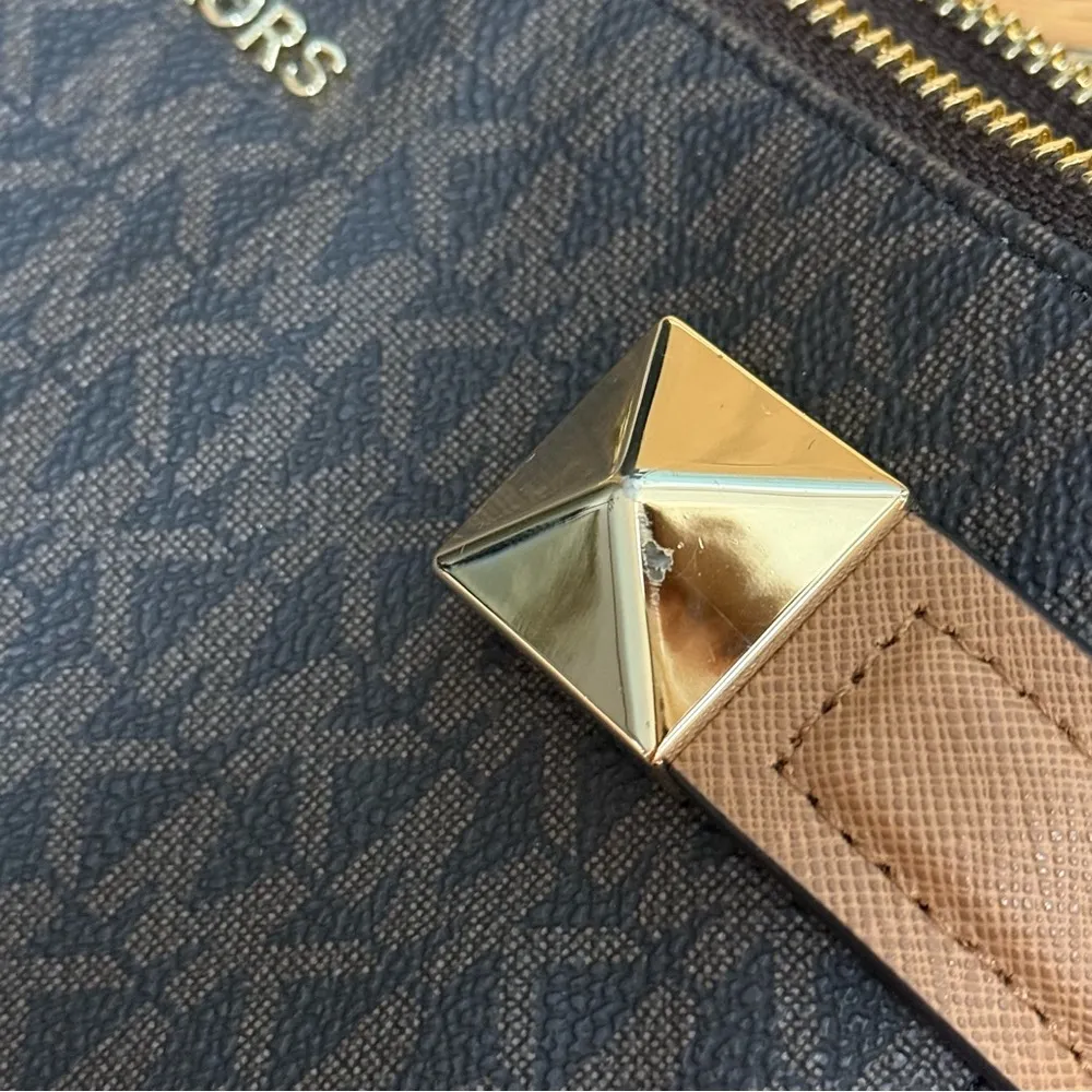 Michael Kors MK Signature Karla Crossbody Bag Brown Acorn Gold Chain Strap - Image 6