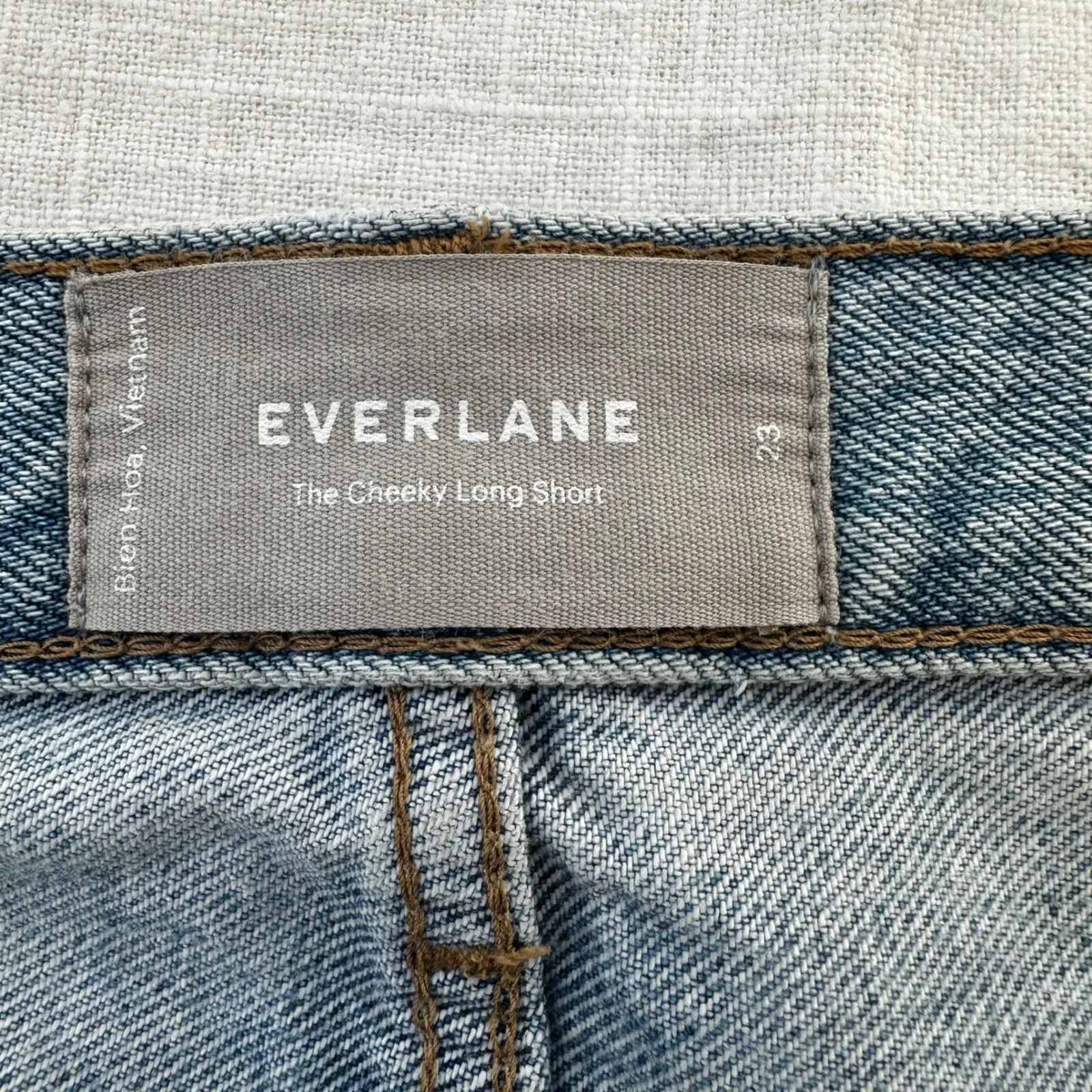 Everlane Denim Shorts Distressed‎ Raw Hem Casual Summer Light Wash Size 23 - Image 2