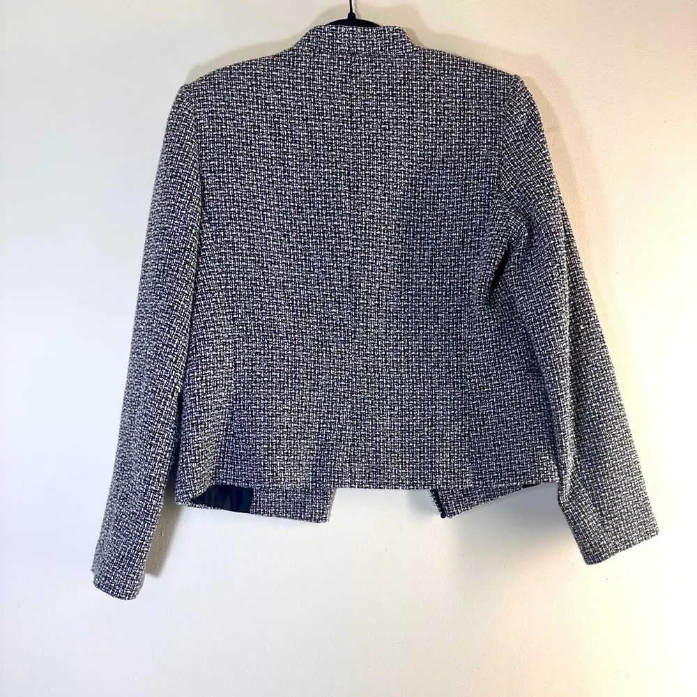 Karl Lagerfeld Tweed Pearl Blazer black & white Pockets size 8 - Image 2