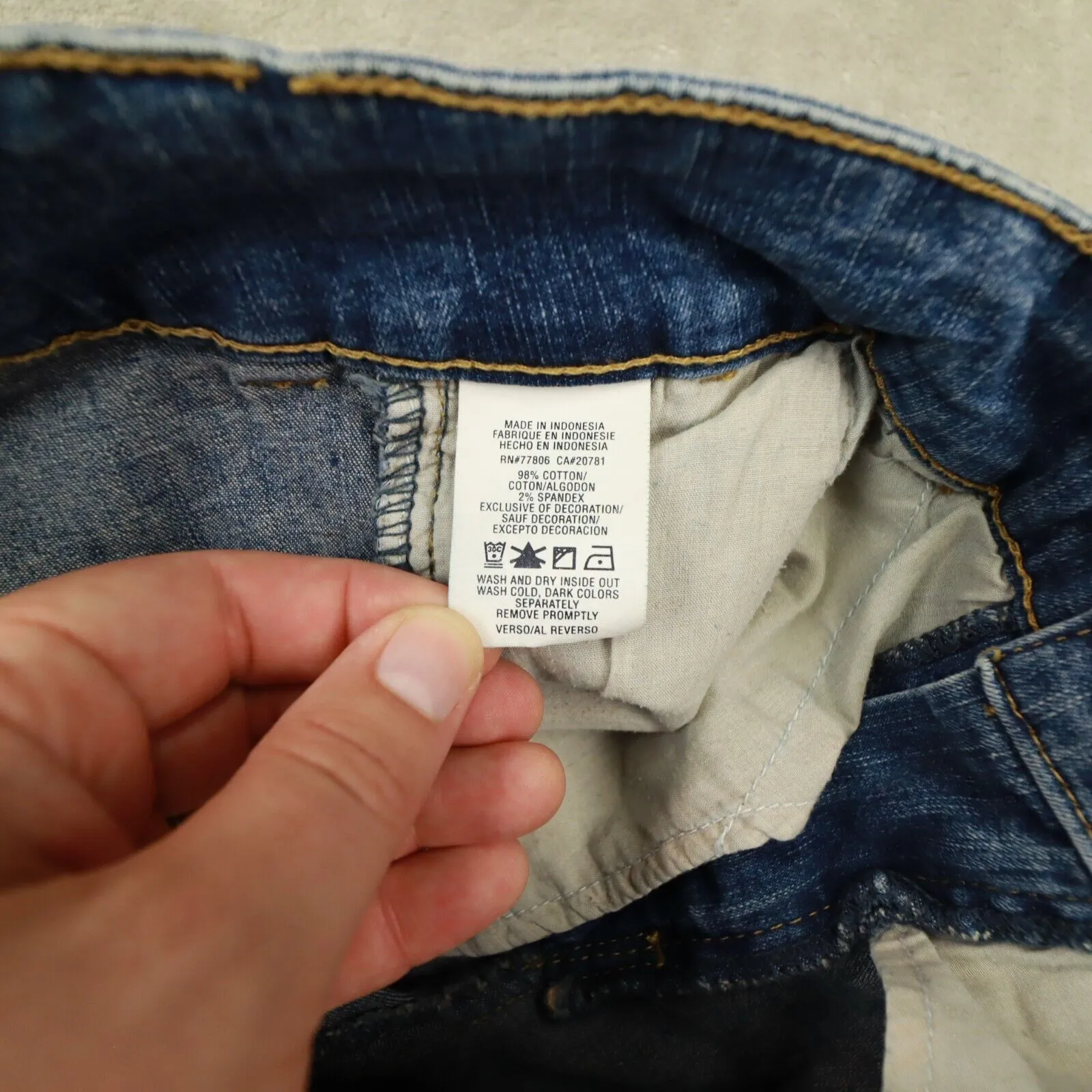 Tommy Hilfiger Women's Y2K Medium Wash Boot Cut Cargo Pocket Jeans‎ 2003 size 11 - Image 8