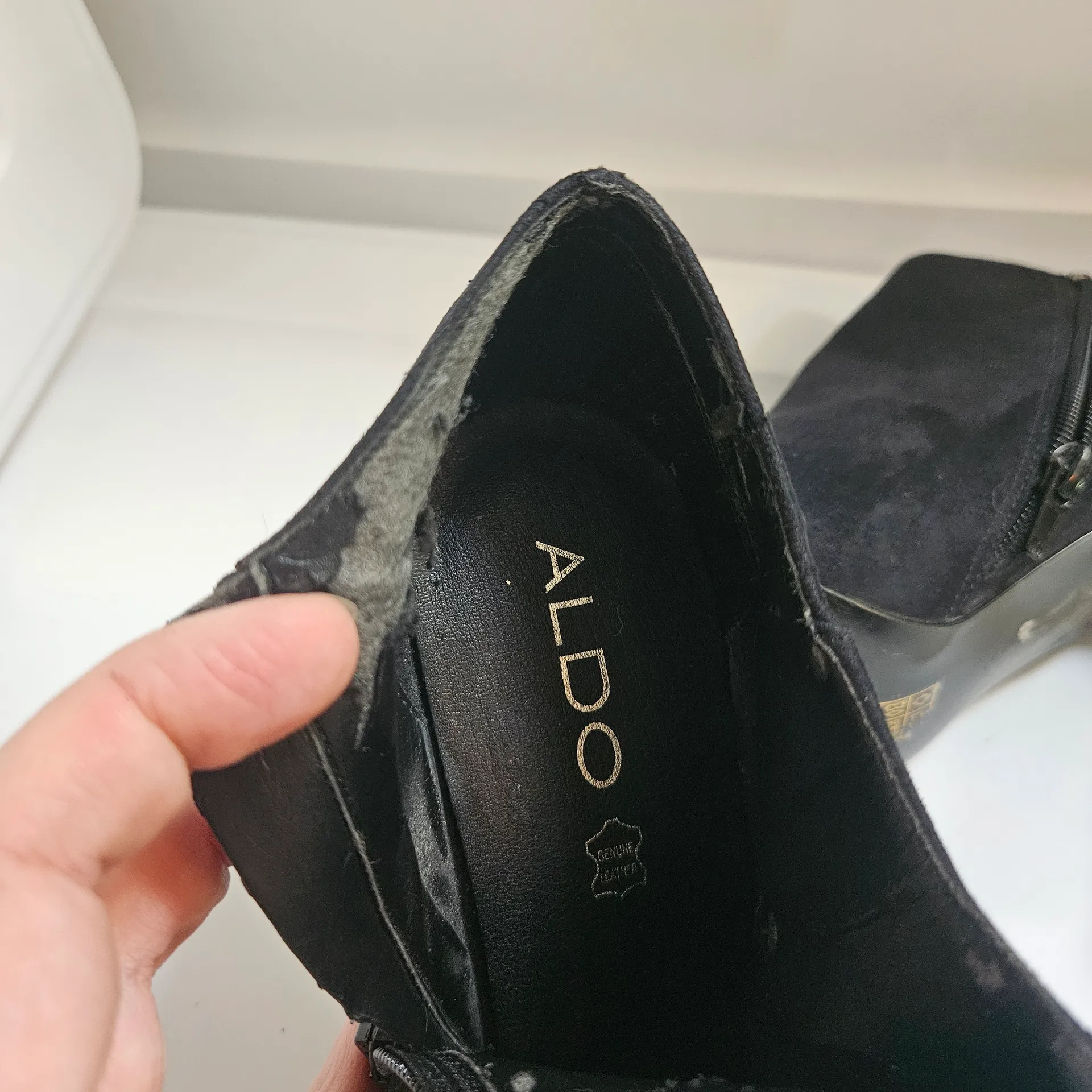 Aldo Black Suede 4" Heel Ankle Boots Sz 9 - Image 7