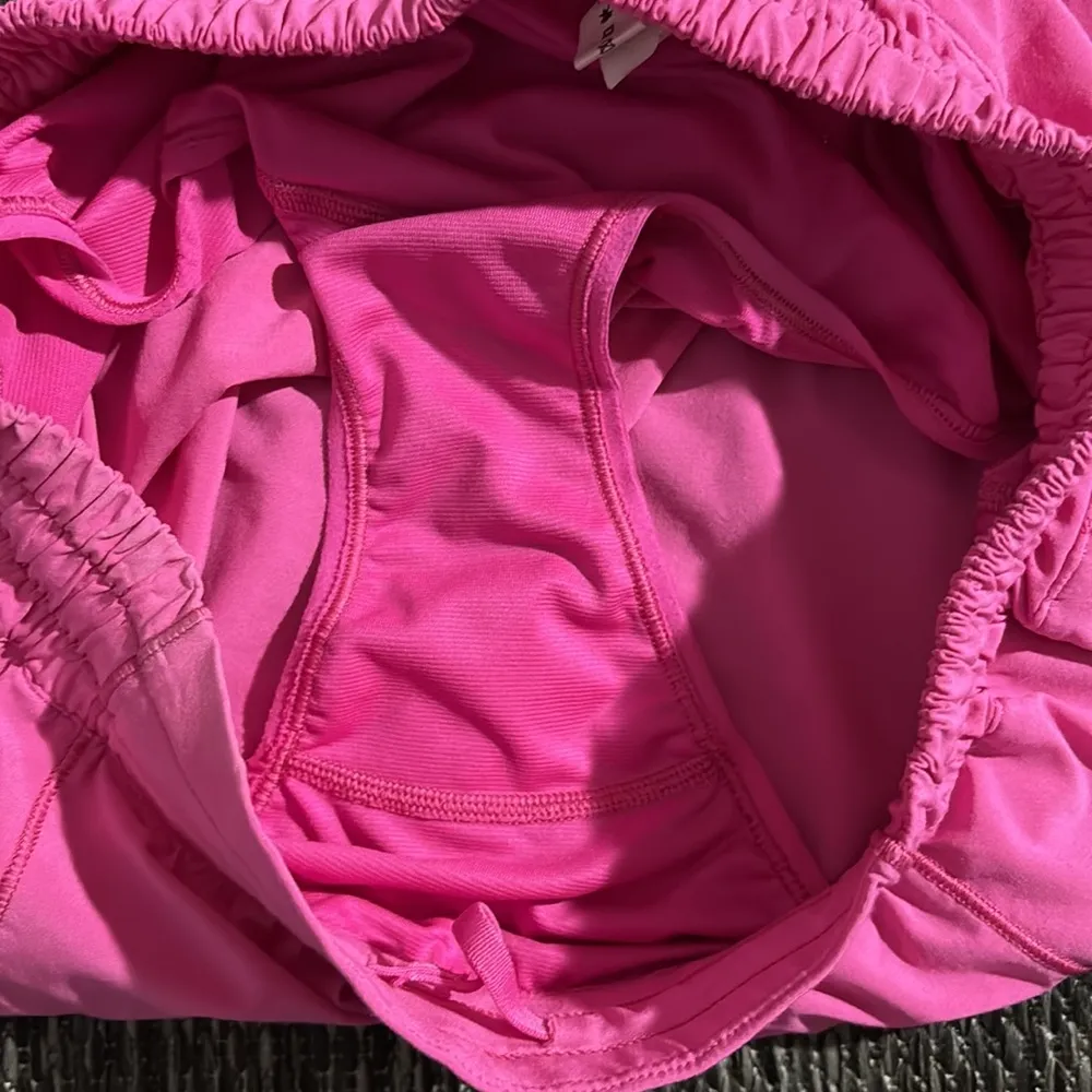 Lululemon Hotty Hot Low-Rise Short 2.5" - Image 4