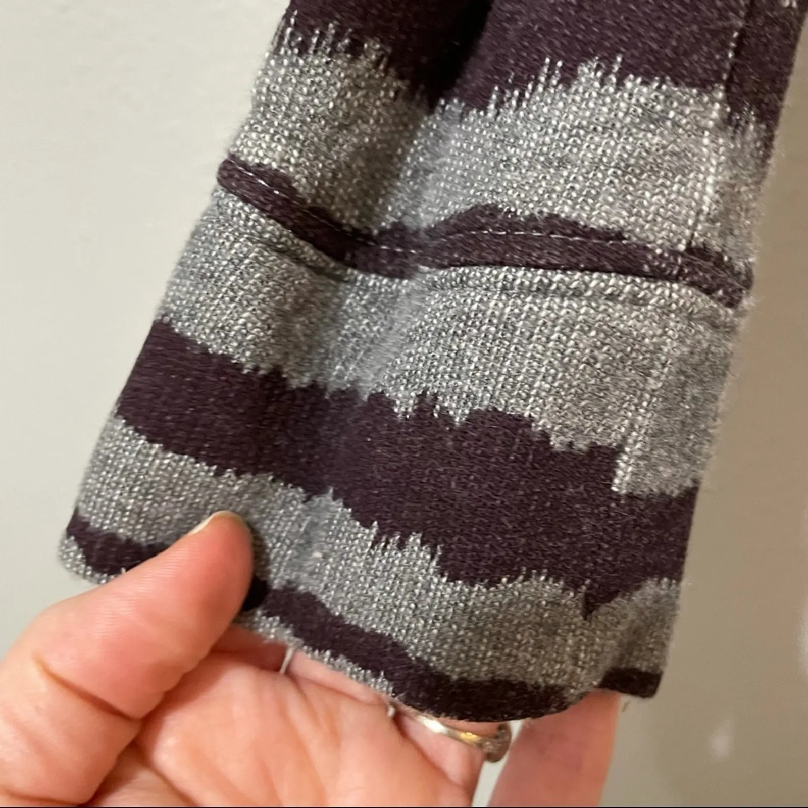 ALC Grey & Burgundy Striped Tye Die Thermal Sweater Womens M Preppy Designer - Image 7