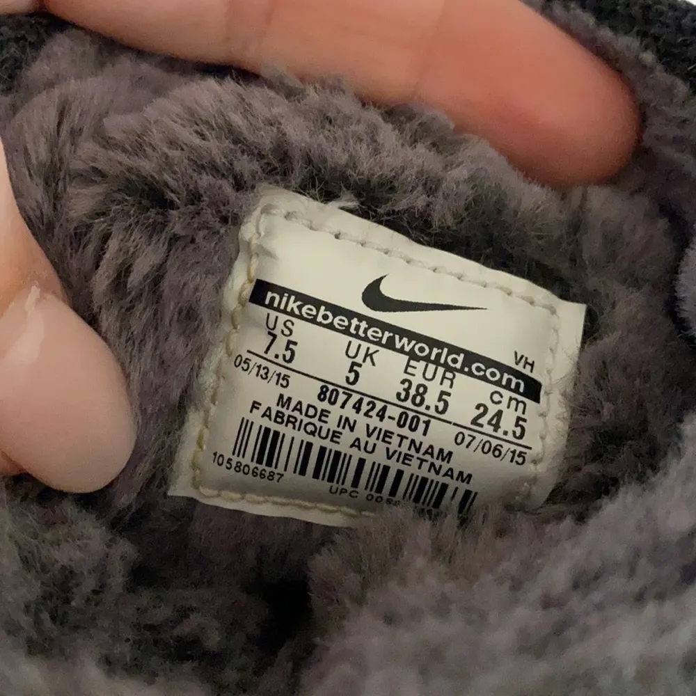 NIKE Women's Roshe One‎ High SneakerBoot - Image 5