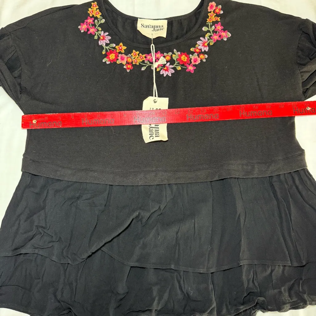 New with tags Savanna Jone Boho Peasant Embroidered Floral Black Top Large - Image 3