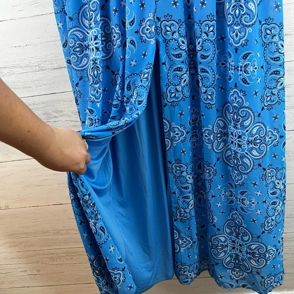 Bebe Blue Bandana Print V Neck Maxi Dress Size XXL - Image 10