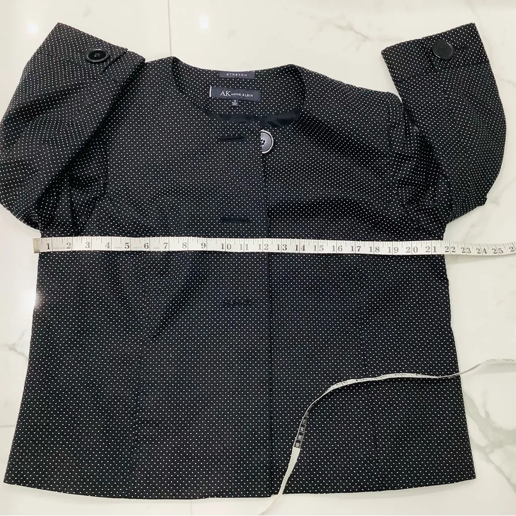 The most ATTRACTIVE &CUTE jacket 🖤🤍🖤🤍🖤 - Image 5