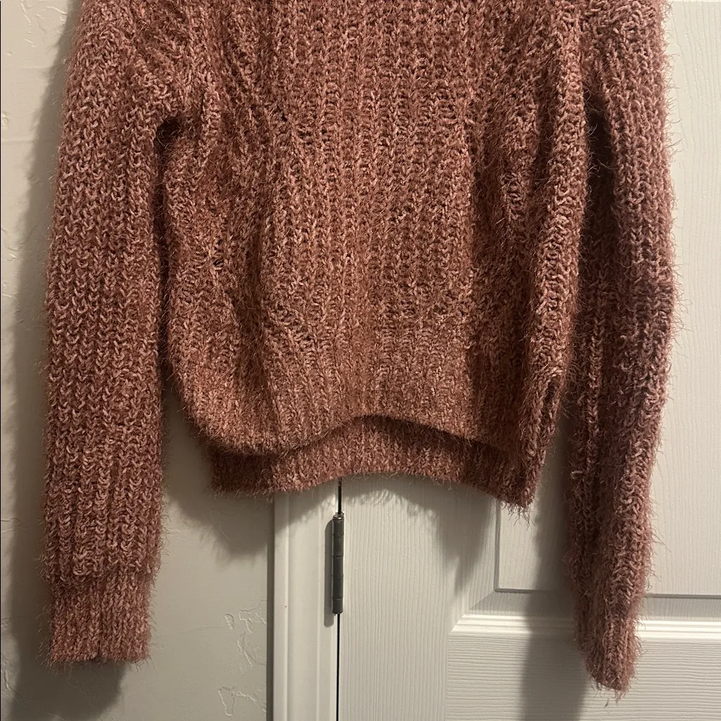 Candie's Soft Mauve Crew Neck Sweater - Image 4