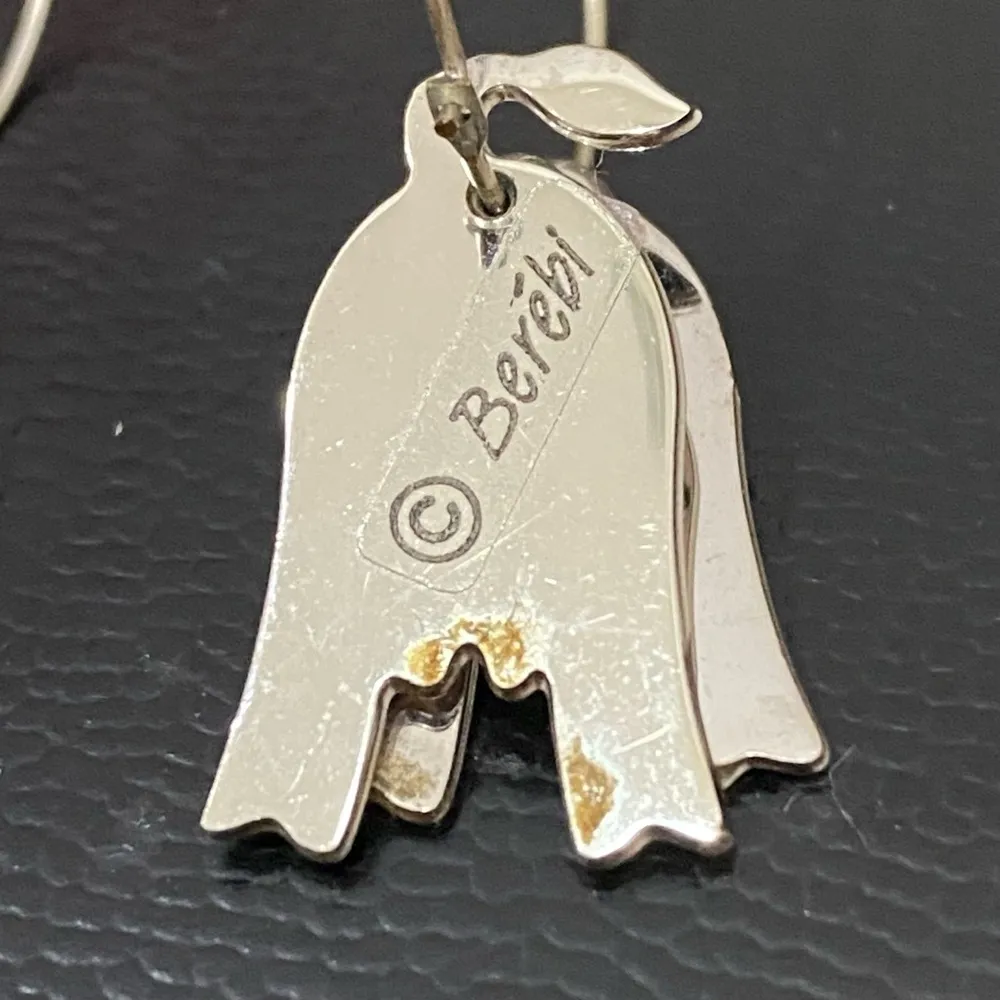 Vintage BEREBI Comical Cow Enamel Hoop Earrings 6g - Image 11