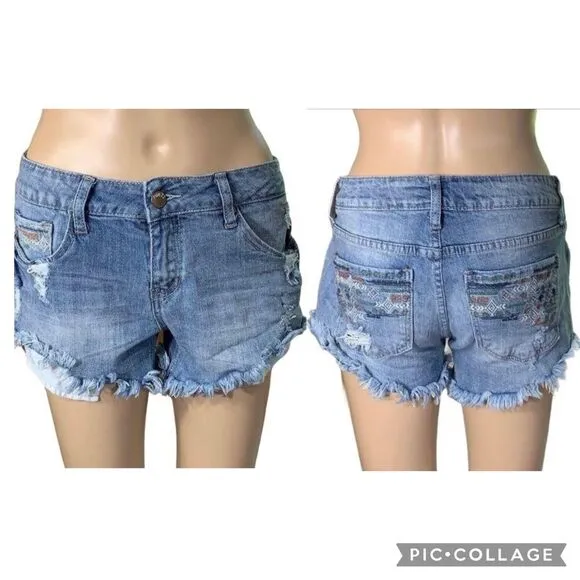 Rue21 Womens Denim Blue Jean Shorts Embroidered Cutoff Distressed Size 5 6 - Image 2