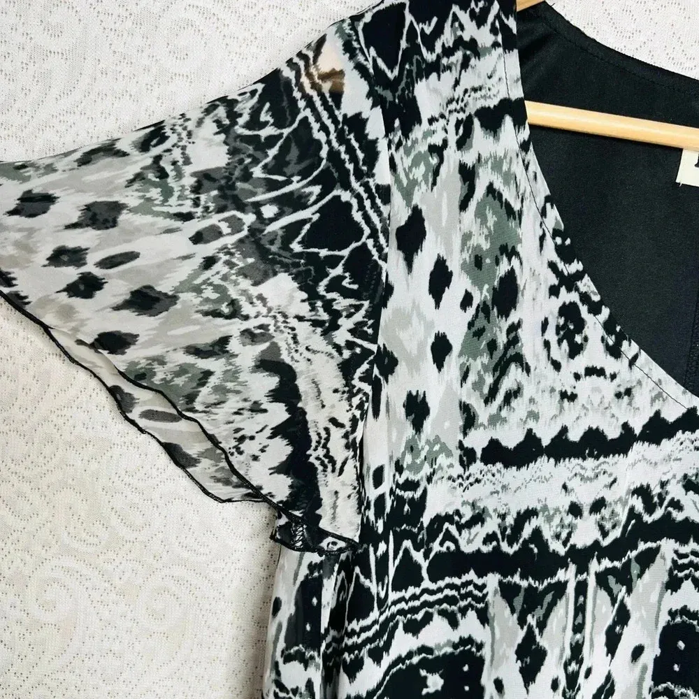 Show Me Your Mumu Women's Bohemian Dress S Black/White Tribal Print Short Sleeve - Image 4