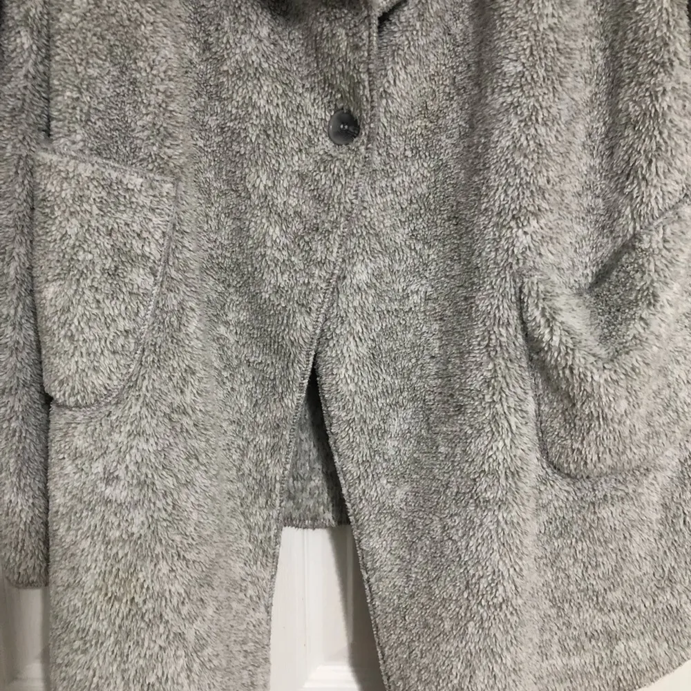 Soft surroundings hugs gray white fleck fleece one button jacket coat size large - Image 3