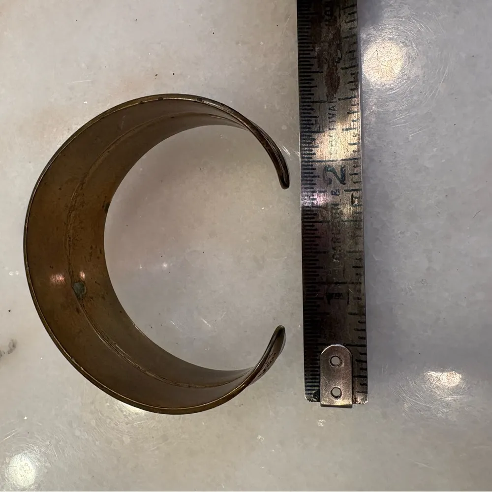 Vintage Brass Tone Etched Floral Cuff Bracelet Gold - Image 6