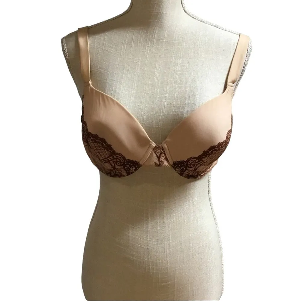 NWOT 3D Illusion Lace T - Image 3