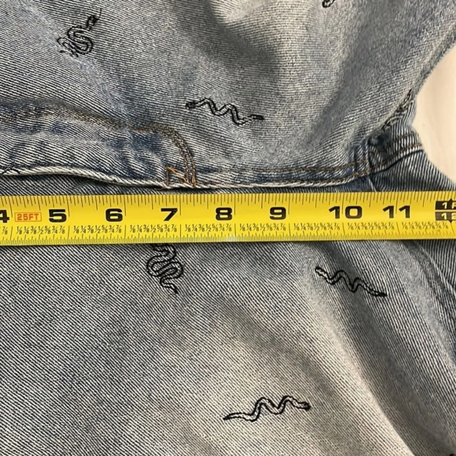 Tinseltown Blue Jeans Junior Size 5 Straight Leg Denim Snakes Light Wash Raw Hem - Image 9