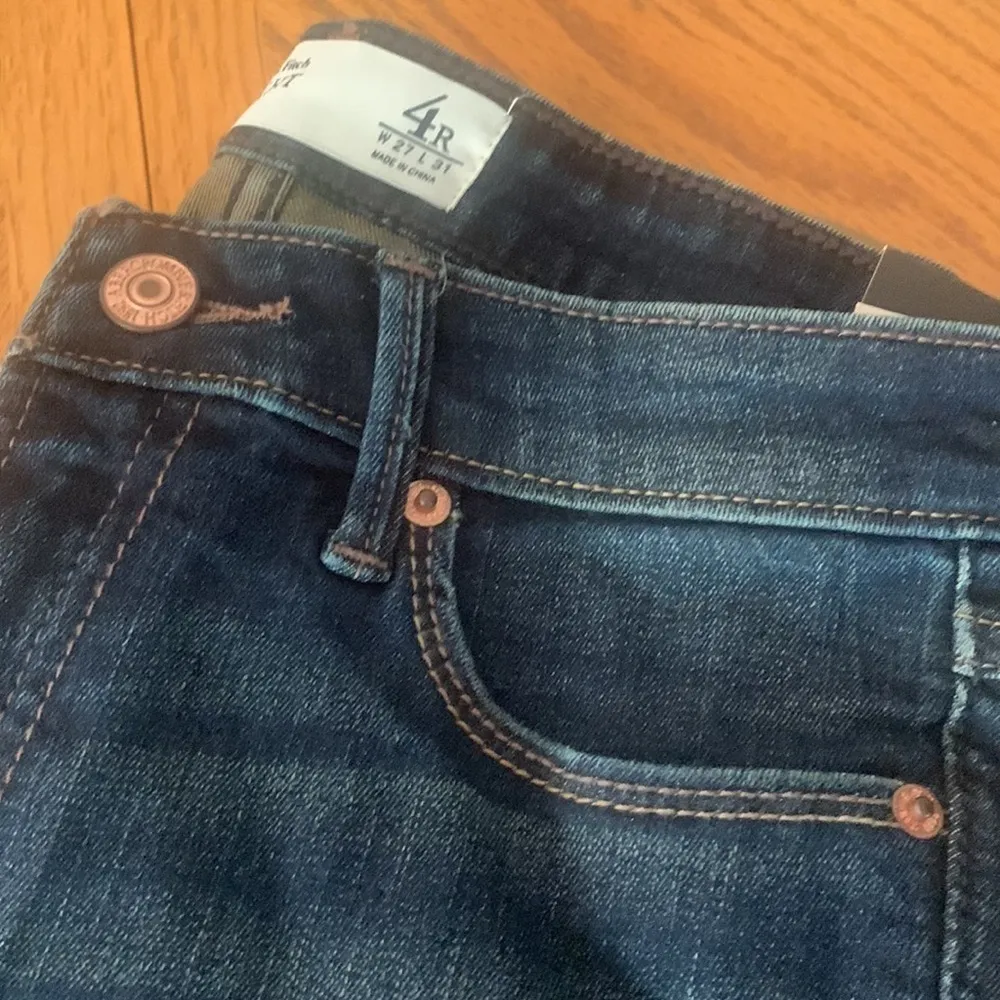 Nwt Abercrombie &Fitch straight mid rise jeans - Image 2