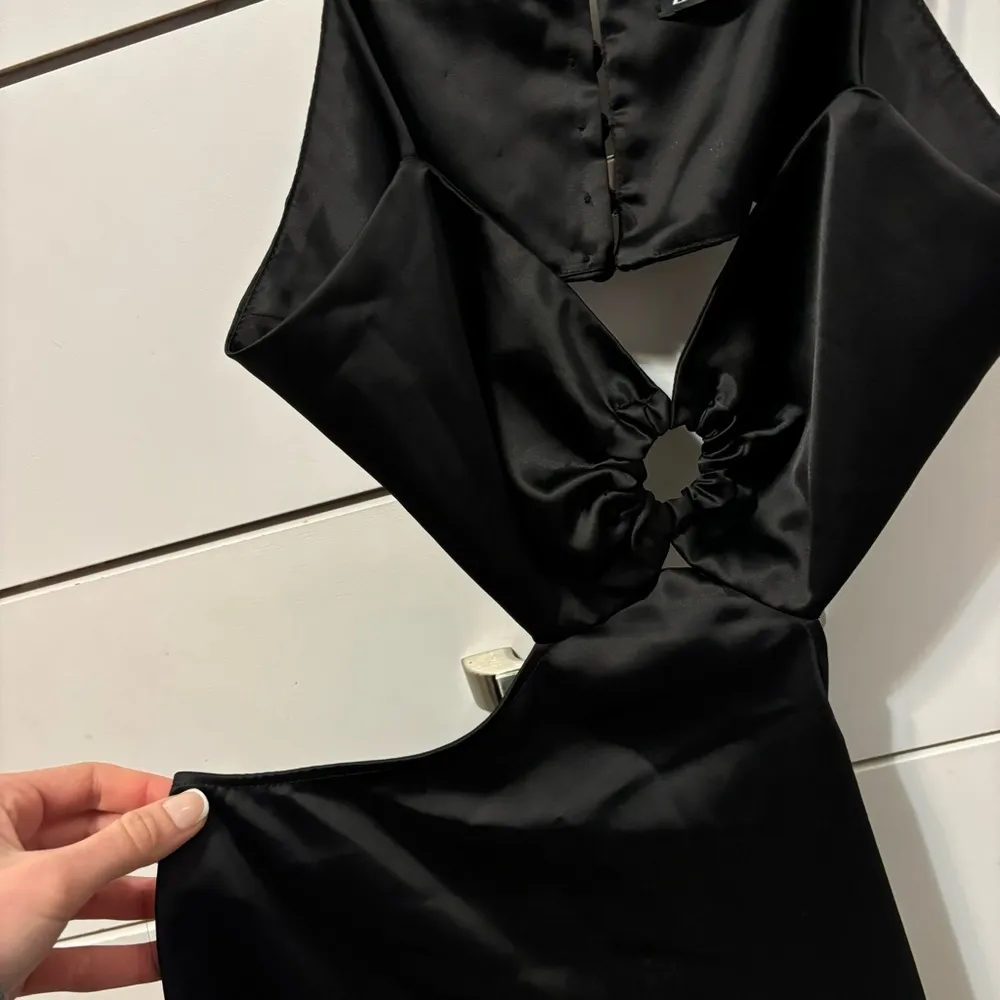 Zara Black Satin Effect Cut Out Mini Dress - Image 7