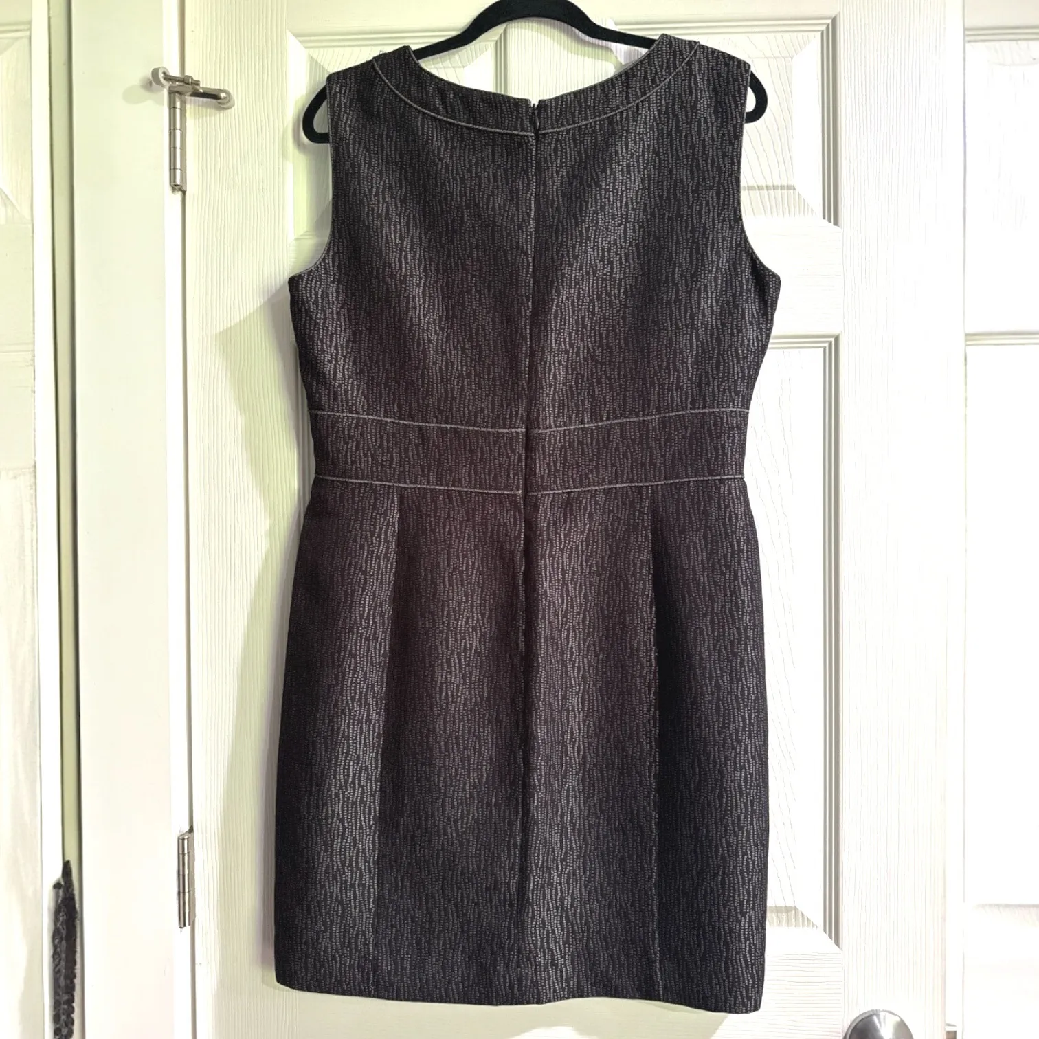Tahari Arthur S. Levine Size 12 Sheath Dress Embellished Sleeveless Career Party Gray - Image 2