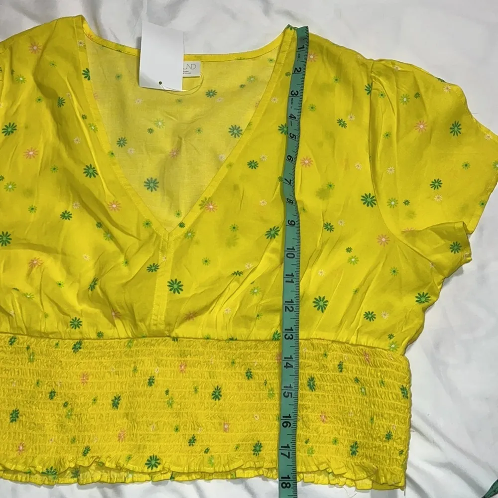 ABOUND size XL women’s yellow v neck blouse short split sleeves elastic waist - Image 4