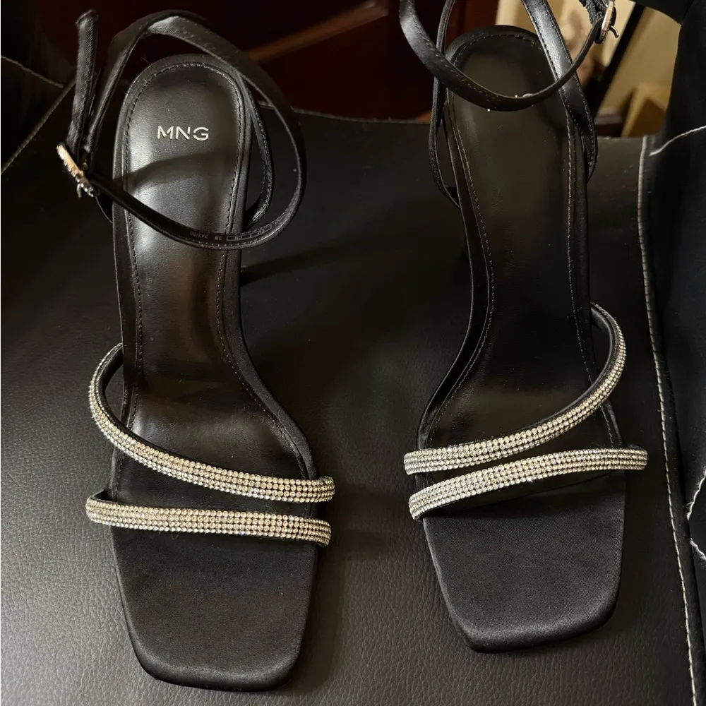 Mango Black Heeled Sandals Rhinestone Straps Strappy Sandal Heels Size 7.5 - Image 7