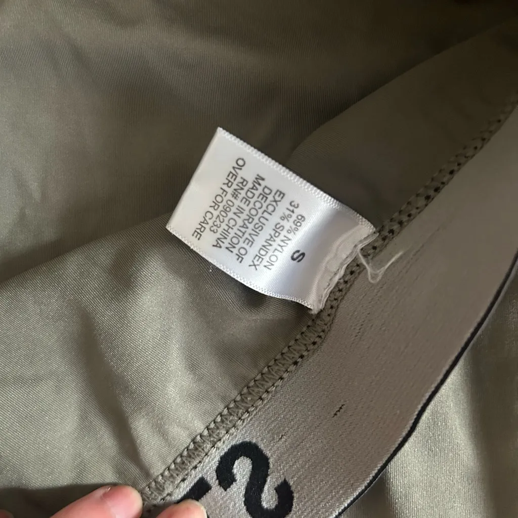 Fear of god essentials biker shorts women’s small green taupe Tan - Image 2