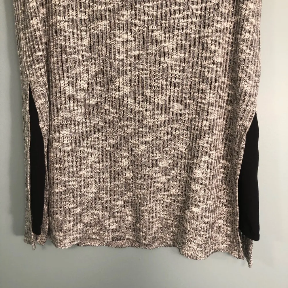 August silk tank top shirt! Dress Casual gray thick strap tank top! - Image 3