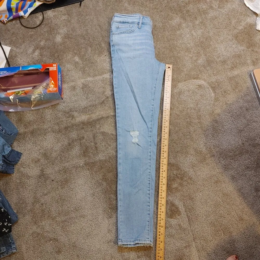 Levi Strauss & Co Light Wash Size 27 Cotton Distressed Knees 711 Skinny Raw Hem - Image 4