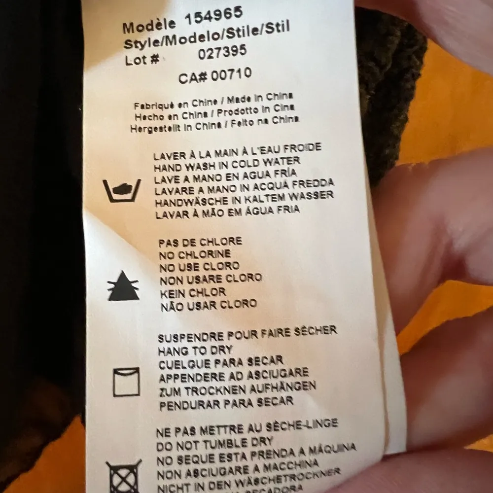 Joseph Ribkoff Black Sparkle Pullover V-Neck Sweater Top Sequins NWT Medium - Image 14