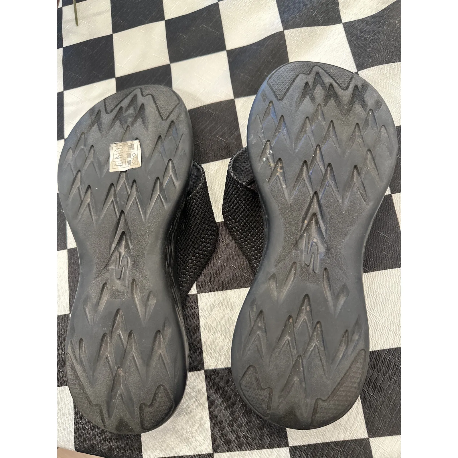 Skechers women Goga Mat size 10 comfort walking gray black thong flip flop - Image 5