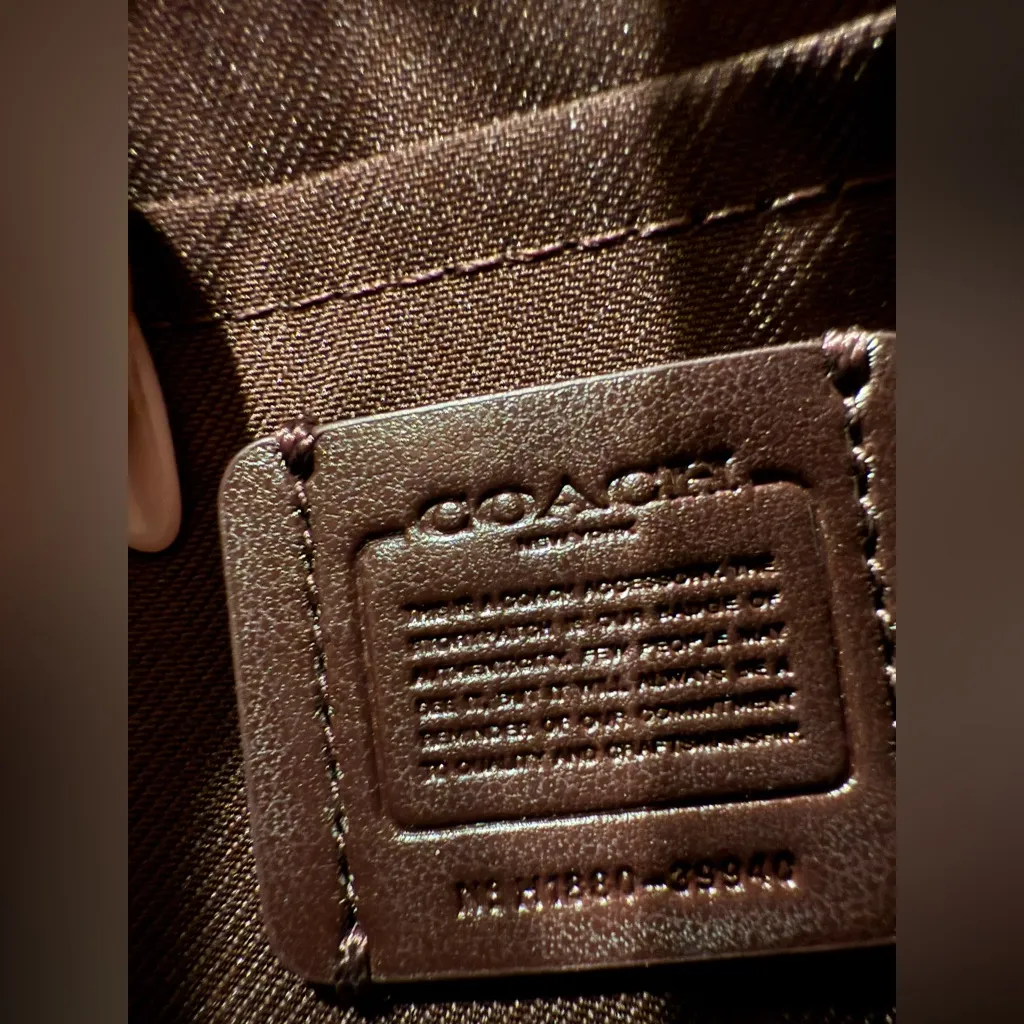 COACH Metallic Pebbled Leather Convertible Belt Bag Berry Pink Silver Like New - Image 7