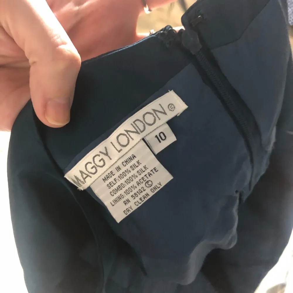 NWT maggy london teal pleated silk dress size 10 - Image 4