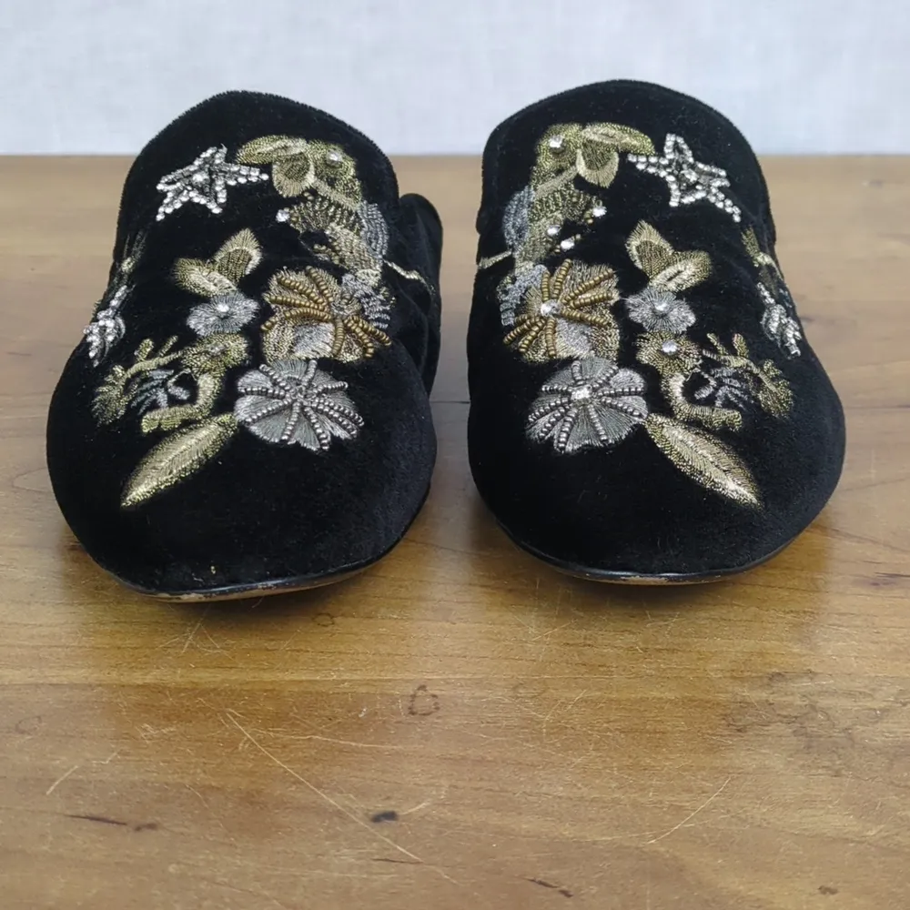 Betsey Johnson Eden Velour Embellished Slide Size 8M - Image 3