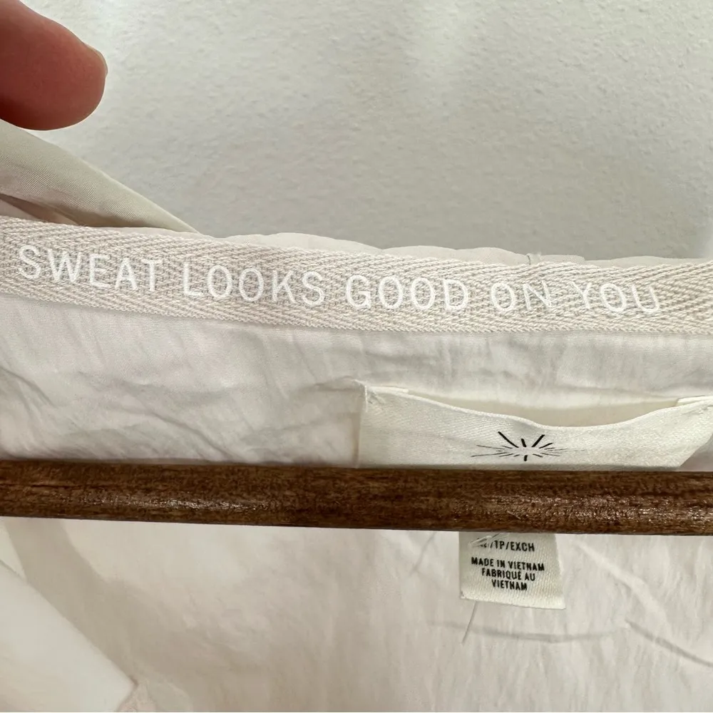 Offline by Aerie Size XS Cropped Hooded Windbreaker Running Outdoors Cream White - Image 7