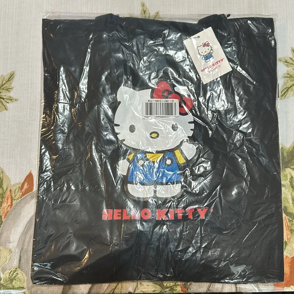 NWT  X Forever21 Black Tote Bag - Image 2