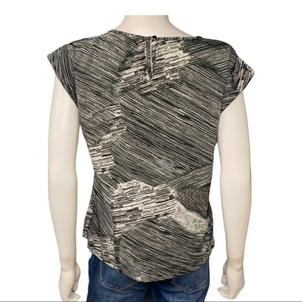 W118 by Walter Baker Abstract Casual Workwear Black White Short Sleeve Top S - Image 4