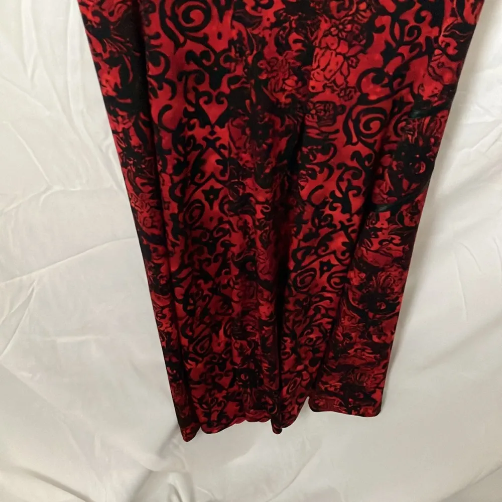 Connected: Red/Black floral patterned midi dress- v-neck- 6 - Image 9