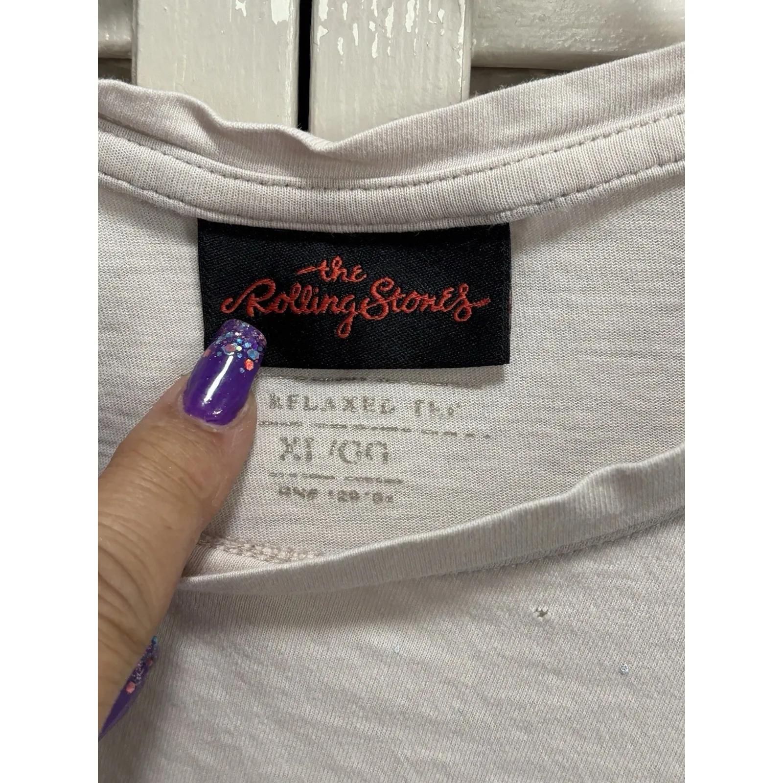 The‎ Rolling Stones  American Flag Graphic Logo Size XL Cream/Pink Round T-Shirt - Image 4