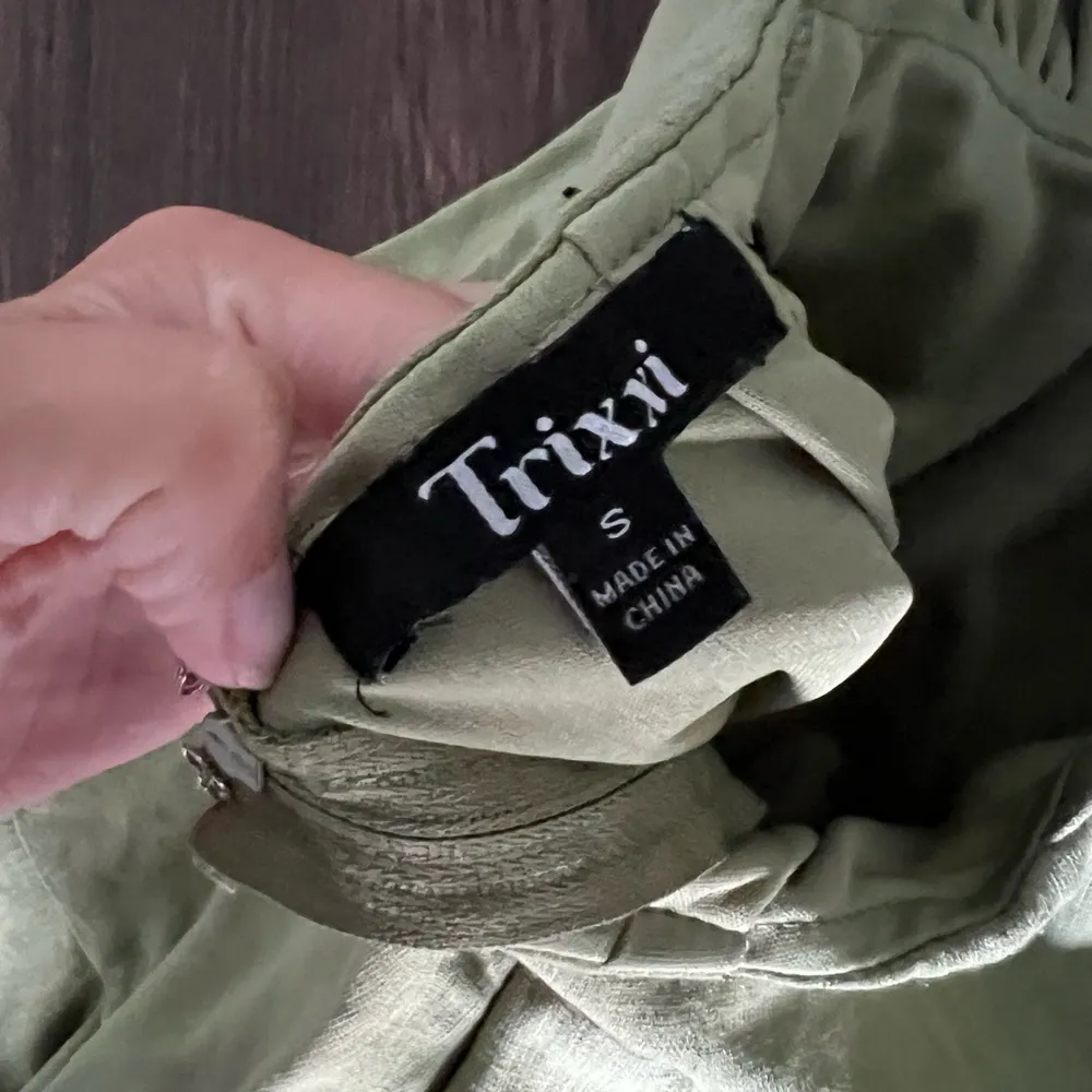 Trixxi green halter open back romper - Image 5