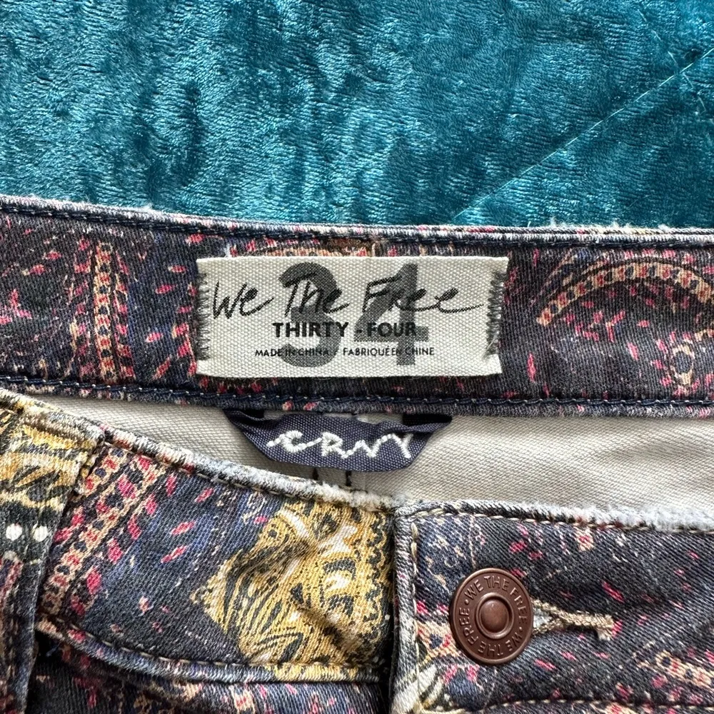 Curvy Paisley Shorts - Image 2