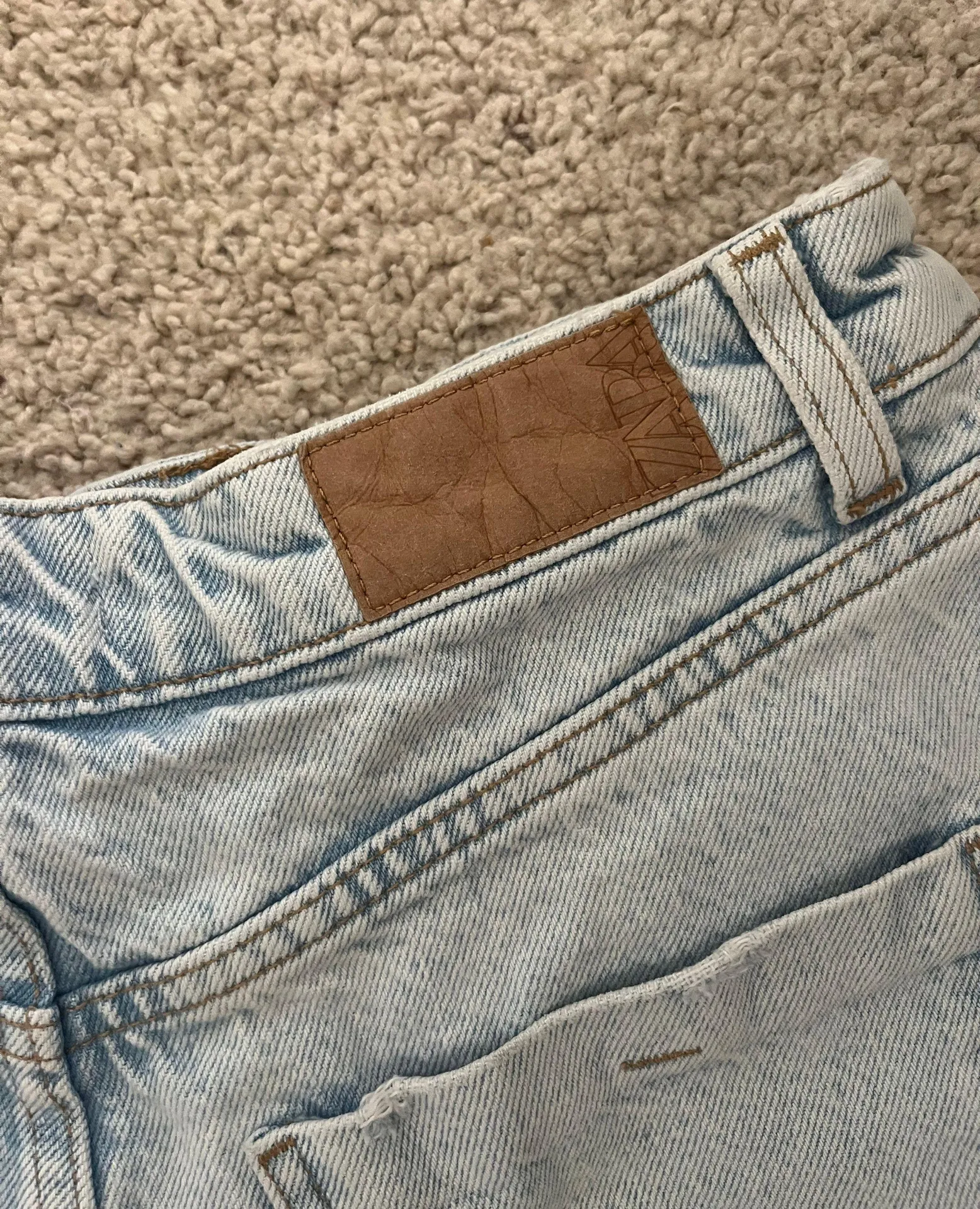 jean shorts - Image 4