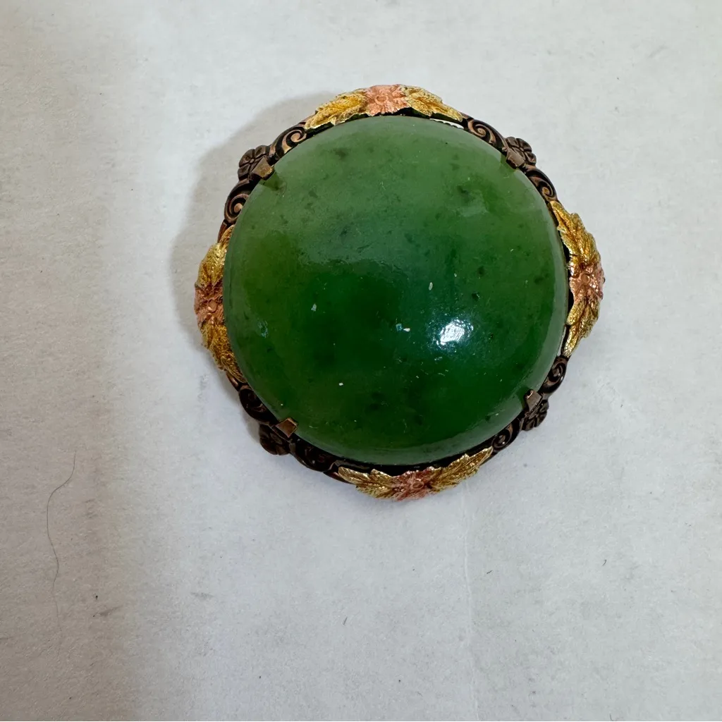 Vintage Jade Cabochon Art Deco Brooch W/ Black Hills Gold Flower Accents Estate Green - Image 7