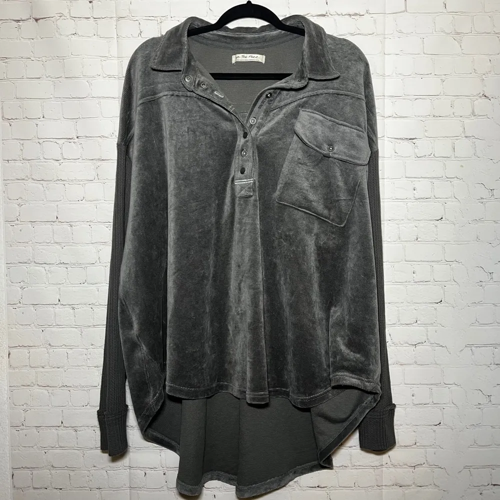 Free People We The Free Grey Luxe Velour Velvet Henley Shirt Top Boho Size Large - Image 2